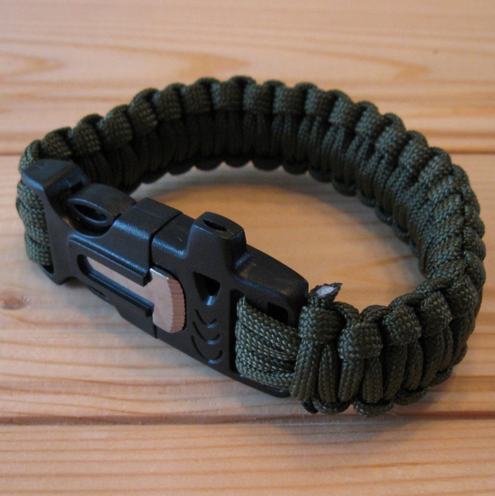 Men’s Survival Bracelet Cord Wristband Rescue Rope Flint fire Whistle