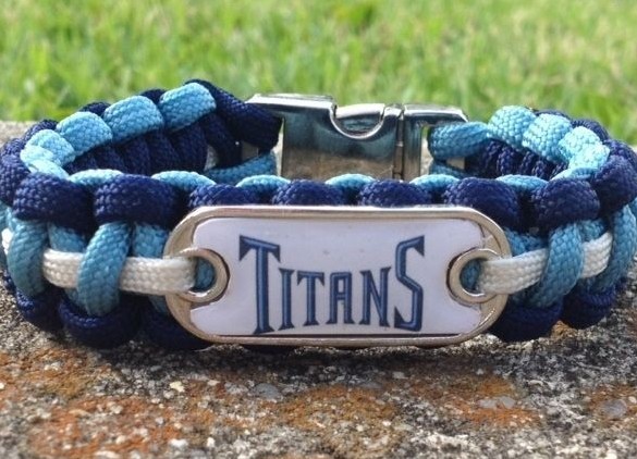 Tennessee Titans Paracord Bracelet w/ NFL Dog Tag and Metal Buckle. AWESOME!!!