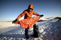 Emergency shelter for hiking and mountaineering