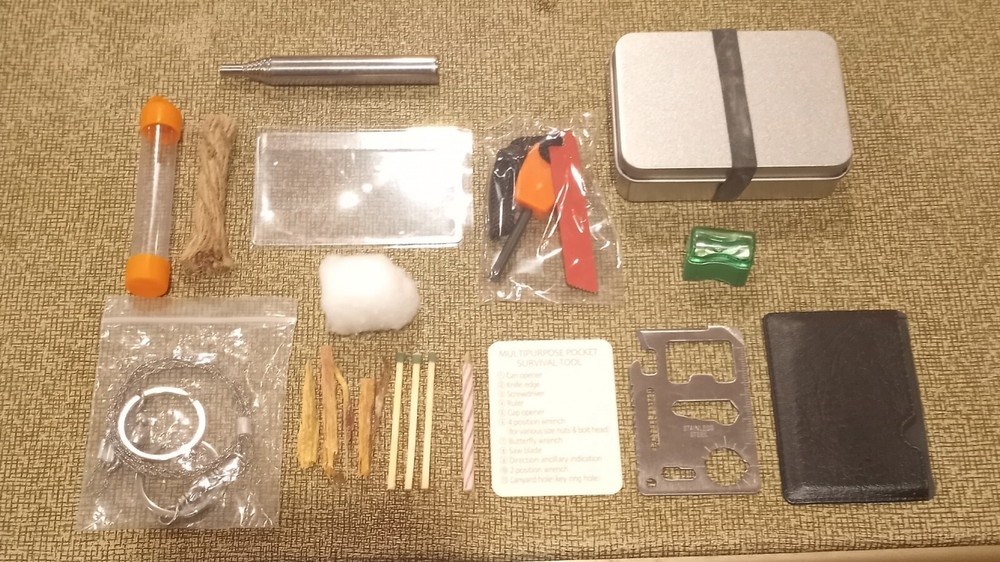 EDC Pocket Firestarter Ferro Rod Survival Kit Chainsaw Multitool Striker Fatwood