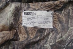 Buzz Mosquito Net Men’s L/XL Full Suit Hunting Camo Real Tree w/ Gloves