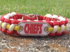 Kansas City Chiefs Paracord Bracelet w/ NFL Dog Tag and Metal Buckle. AWESOME!