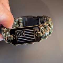 Camo Paracord Bracelet W/Bronze Colored , Raised Design, Flag Placard,