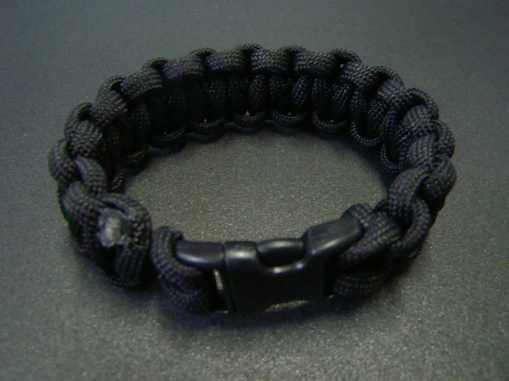 Paracord bracelet Black 7 Strand 550 LB USA made Size 5 to 10