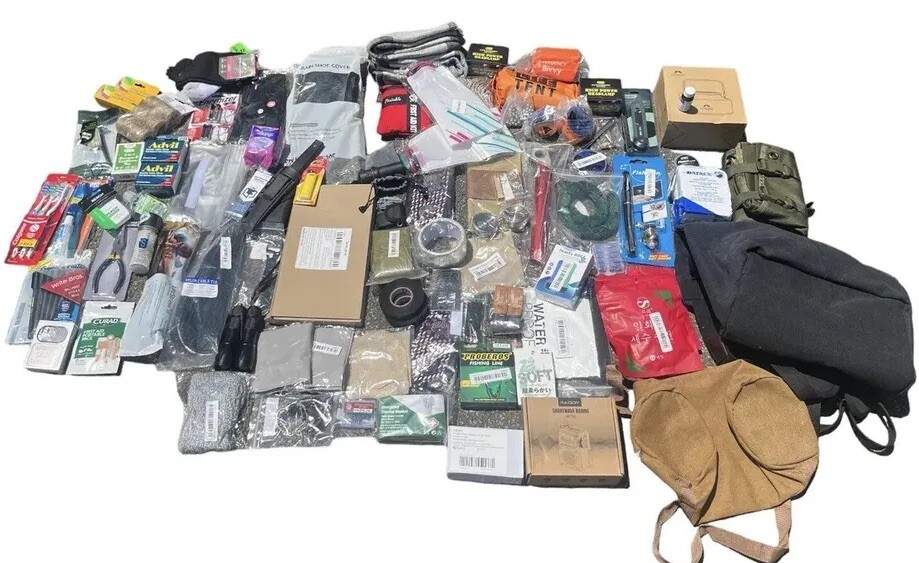 EXTREME Emergency Survival Kit BUG OUT BAG 3 DAYS OF FOOD- OVER 100+ ITEMS CAMP