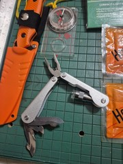 9 peice survival kit set