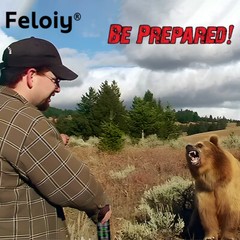 Feloiy 30 Feet BEAR Deterrent Repellent Spray 11 oz GLOW CAP CAMPING HIKING