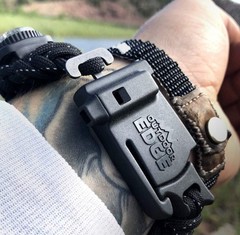 Outdoor Edge Para-Spark Paracord Survival Knife Bracelet Med PSK-80C
