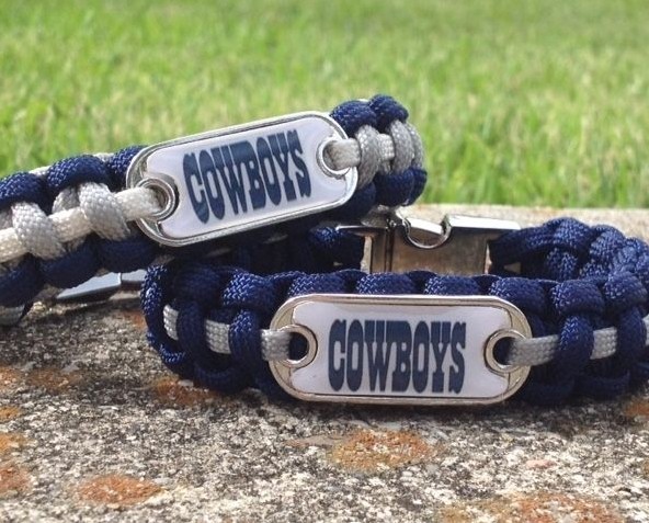 Dallas Cowboys Paracord Bracelet w/ NFL Dog Tag and Metal Buckle. AWESOME!!!