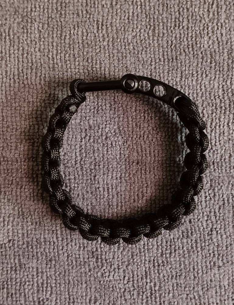 550 Paracord Bracelet, Adjustable Metal Shackles, Handmade, 7′ 550 lb Paracord