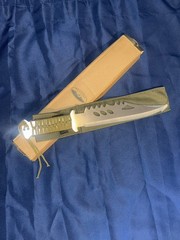 Woodland Creek Deluxe survival knife with paracord