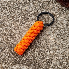 Handmade Woven Corn Knot Survival Paracord Keychain Outdoor Rock Climbing