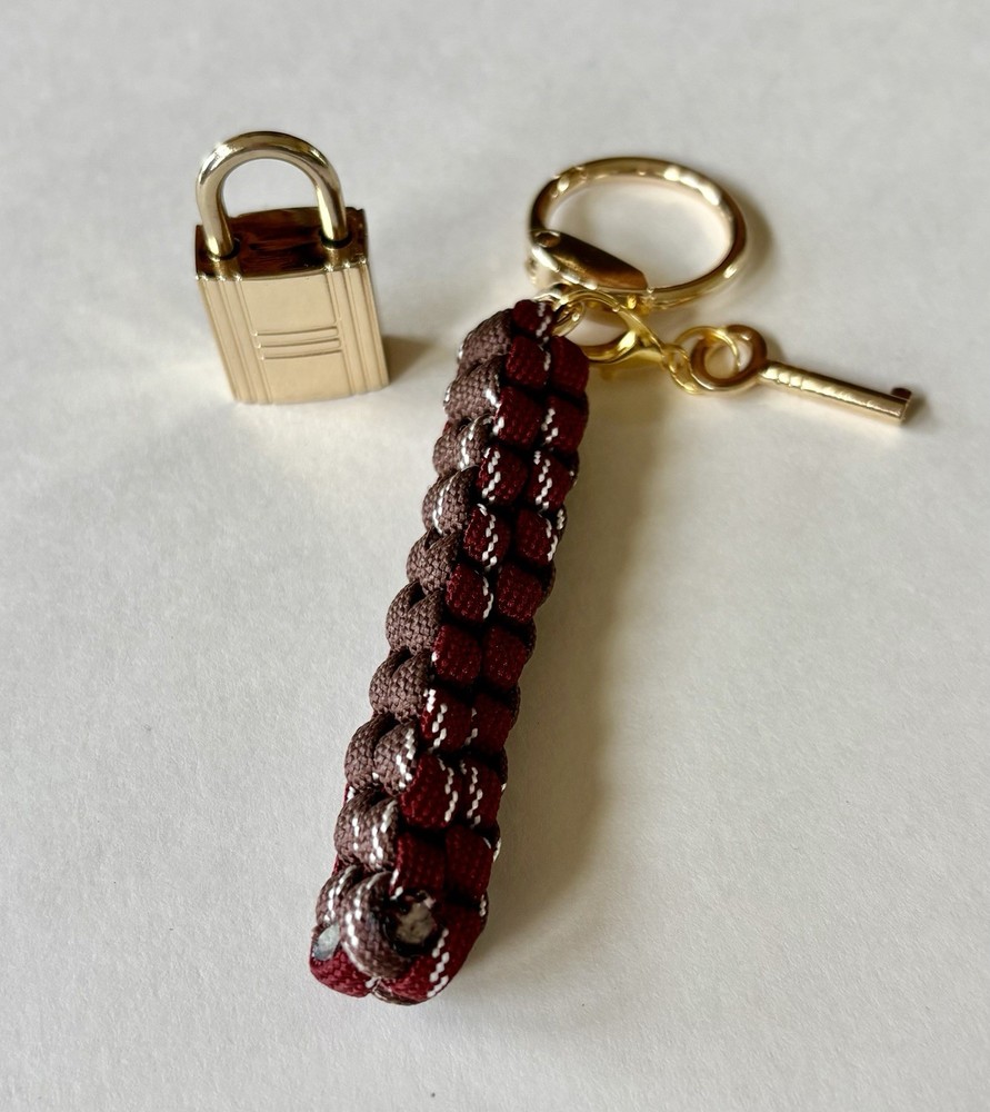 Paracord Braided Crown Sinnet Keychain Bag Charm W/ Clasp, Lock & Key Set Brown