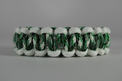550 Paracord Survival Bracelet Cobra White/Green Camo «Made in the USA»