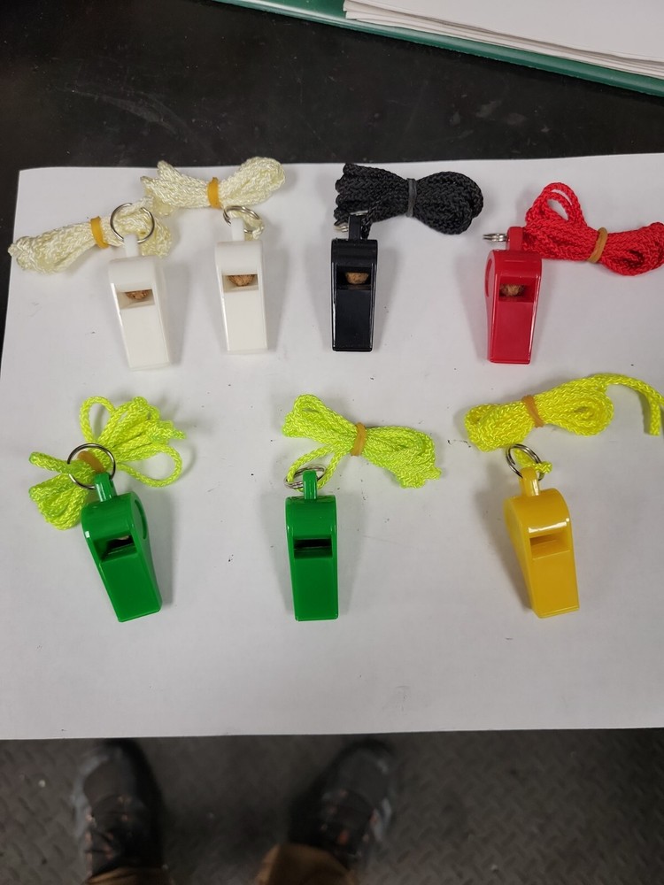 Classic safety Coach teacher pea Whistle Plastic With Lanyard 7pcs colored