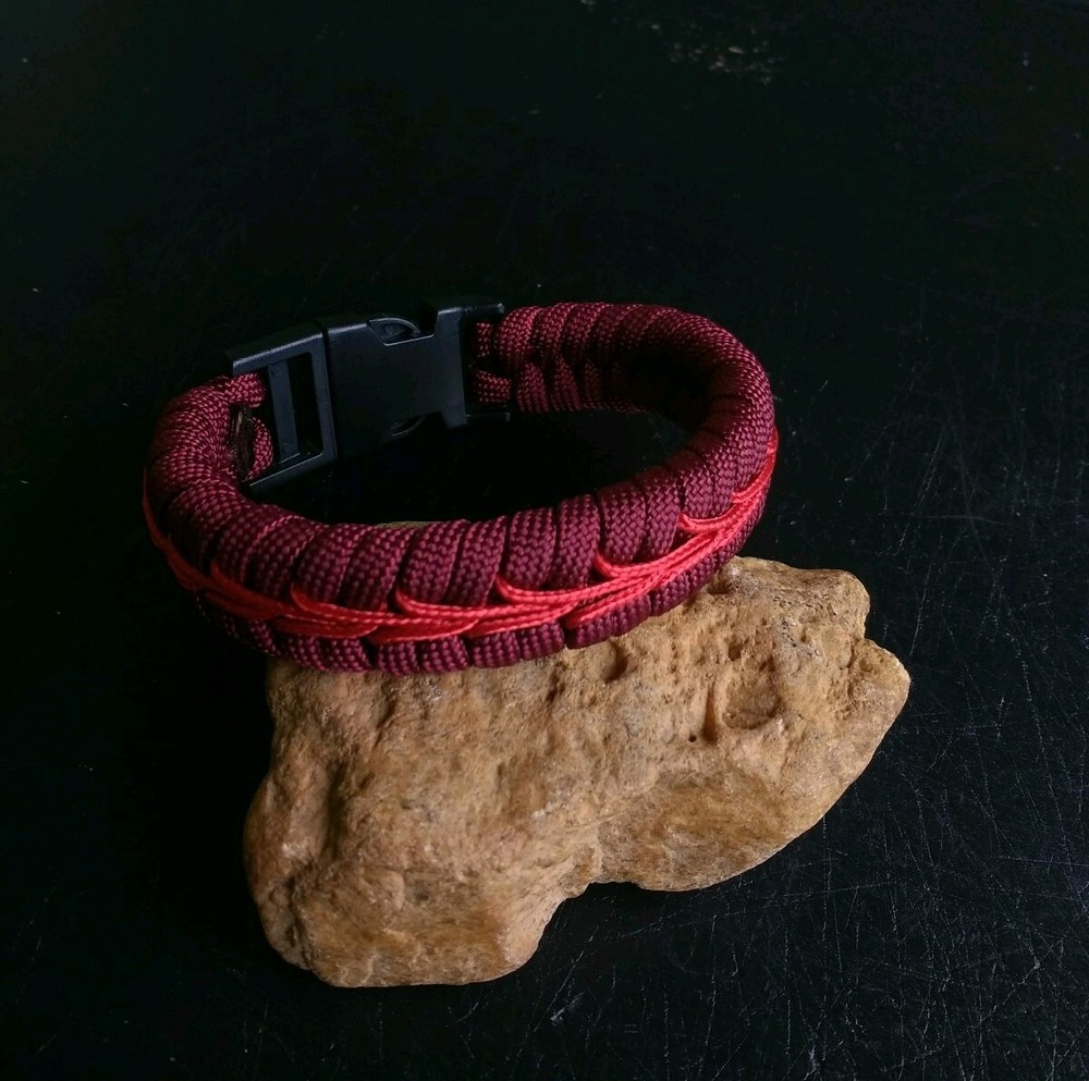 Handmade «Center Stitched Fishtail» Paracord Bracelet for a 7″ Wrist