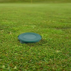 Durable Green Plastic Golf Hole Cup Cover for Indoor Outdoor Putting Practice