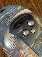 INNOVAGE Outdoor AM/FM Battery-Free Versatile Emergency Dynamo Radio – BRAND NEW