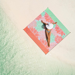 HIHOHO Waterproof Sandproof Beach 120″ X 108″（1~8 person）, Pink Flower