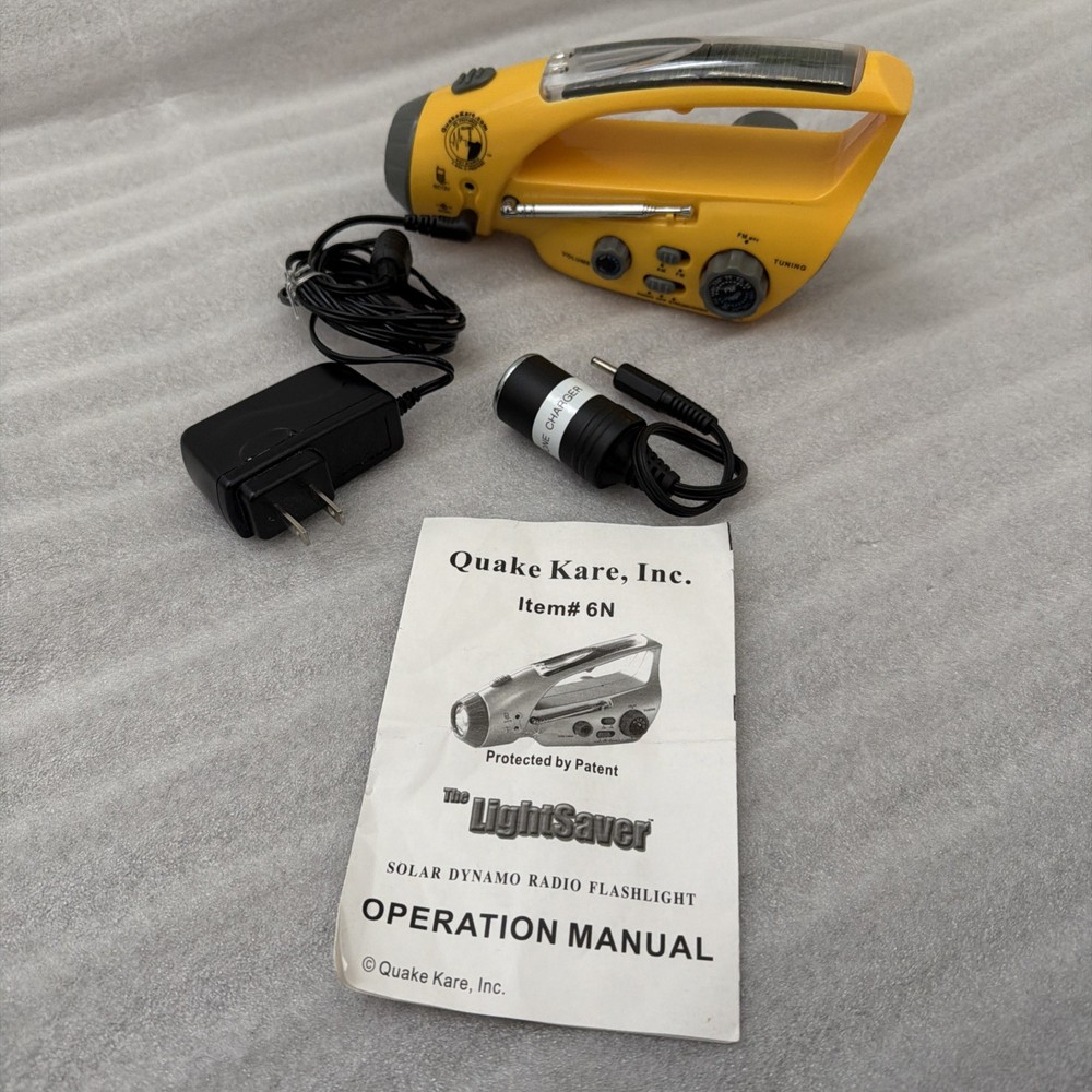 Solar Powered Flashlight Radio With Hand Crank Prepper Bug Out Bag