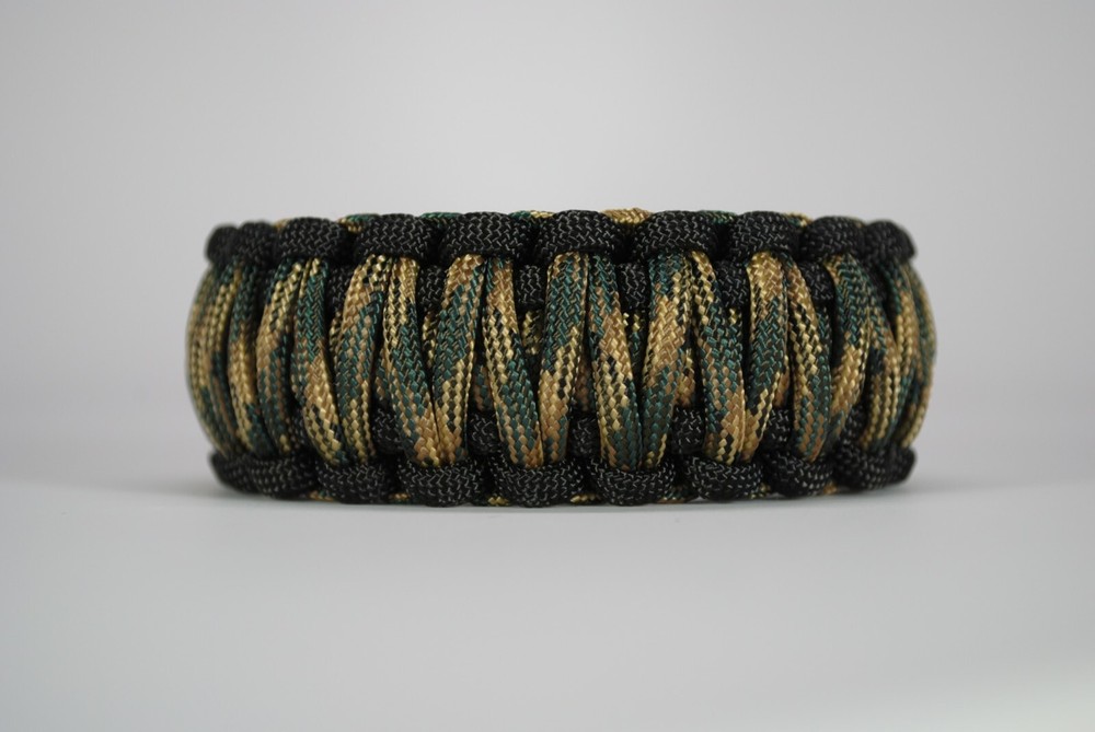 550 Paracord Survival Bracelet King Cobra Black/Woodland Camo «Made in the USA»