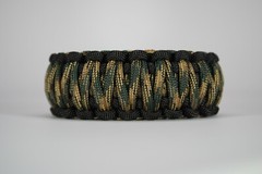 550 Paracord Survival Bracelet King Cobra Black/Woodland Camo «Made in the USA»