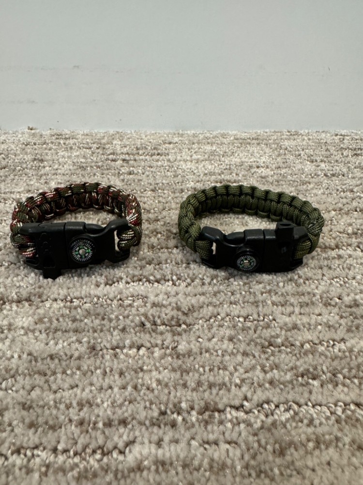 Small Homemade Paracord Bracelets (Survivor Edition)