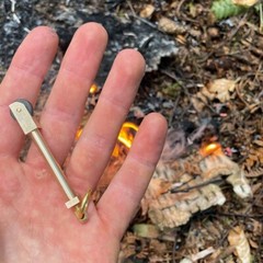 Lightweight Brass Striker Flint Wheel Fire Stater | Inc: x2 Char Cloth x1 Flint