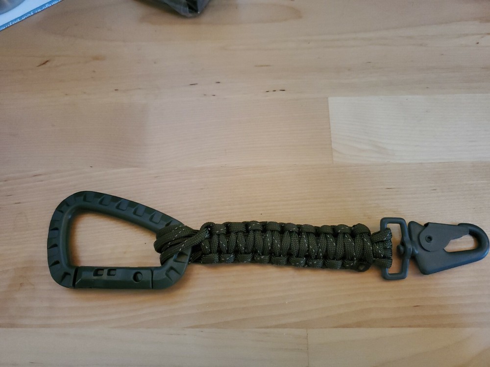 Reflective OD Green paracord lanyard with ITW Style Carabiner Swivel hk hook