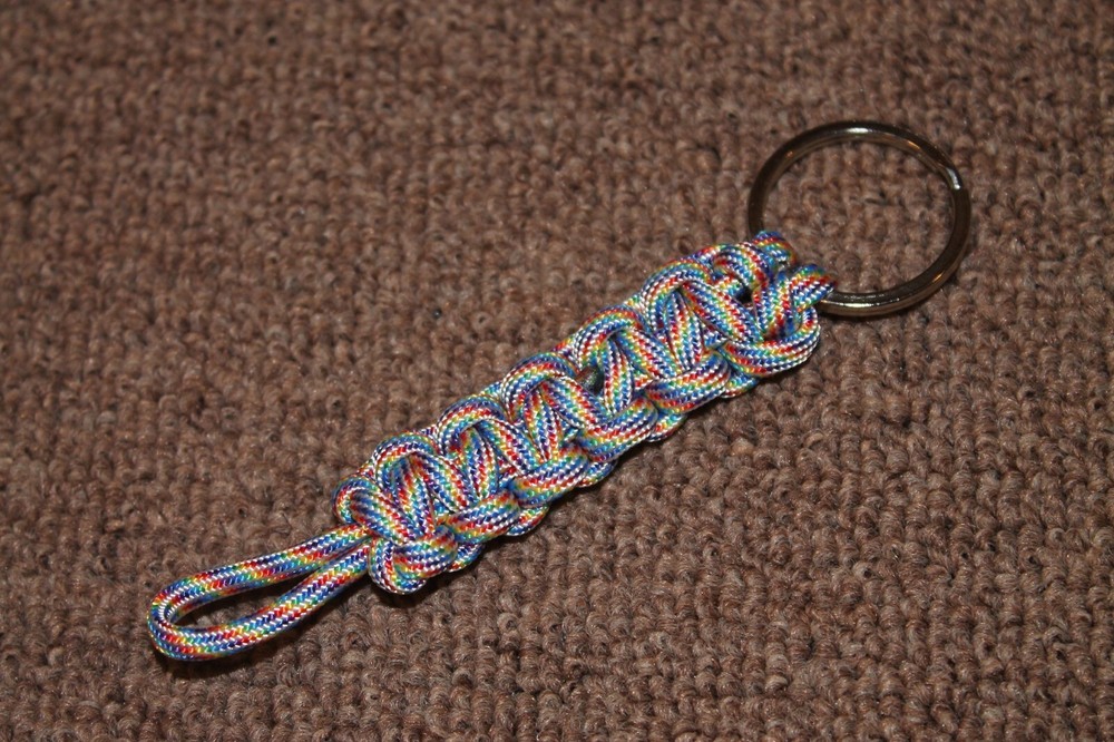 New Paracord Keychain – light stripes #L2