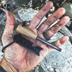 Fire Starter Flint Scraper Striker Survival Gear Ferro Rod Outdoor Camping Tool