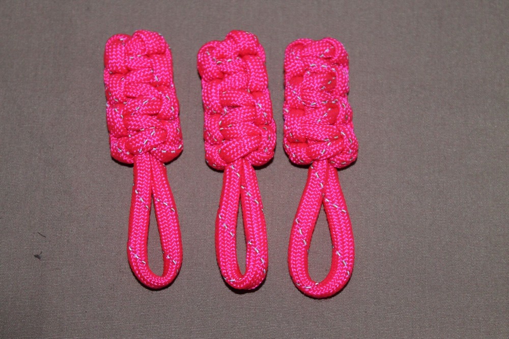 paracord zipper pull – hot pink reflective
