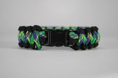 550 Paracord Survival Bracelet Cobra Black/Plum Crazy «Made in the USA»
