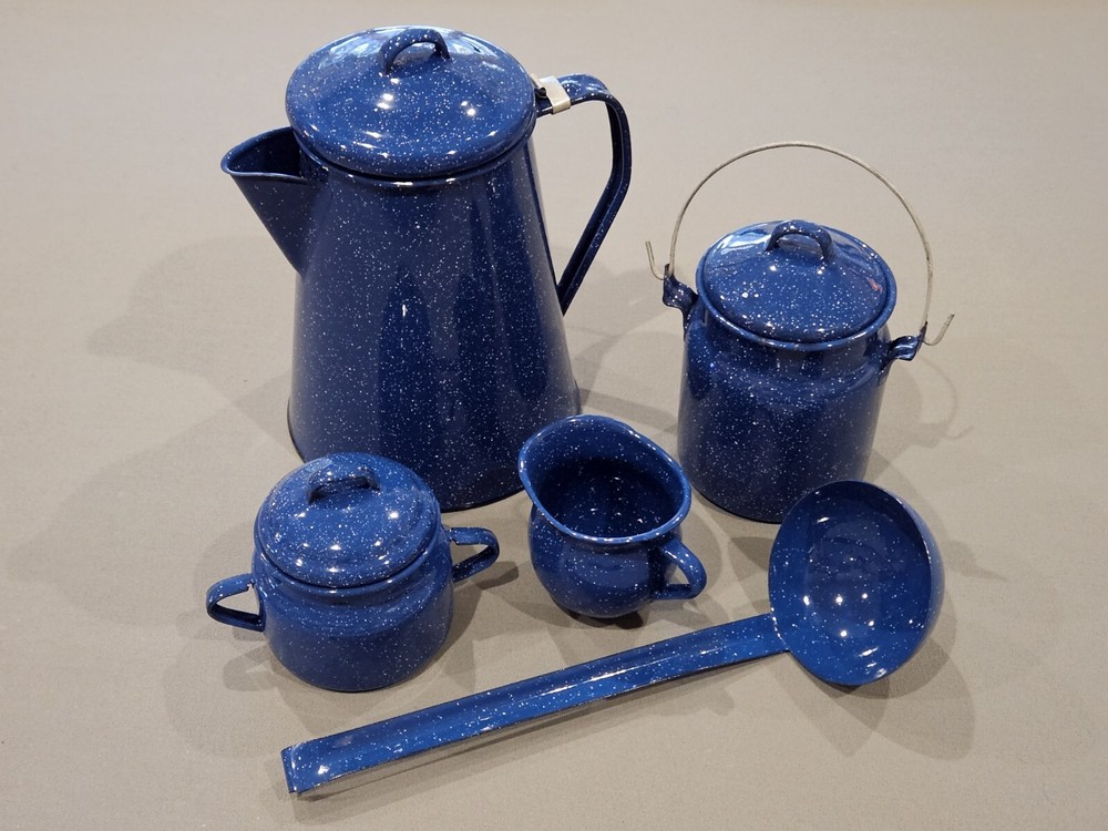 BLUE ENAMELWARE 10″ CAMPING COFFEE POT SMALL COOKING POTS LADLE & SAUCE – USED