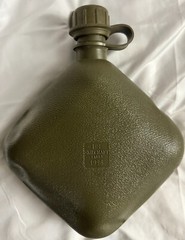 Authentic US Military Issue 2 QT Olive Canteen Cover With Bottle