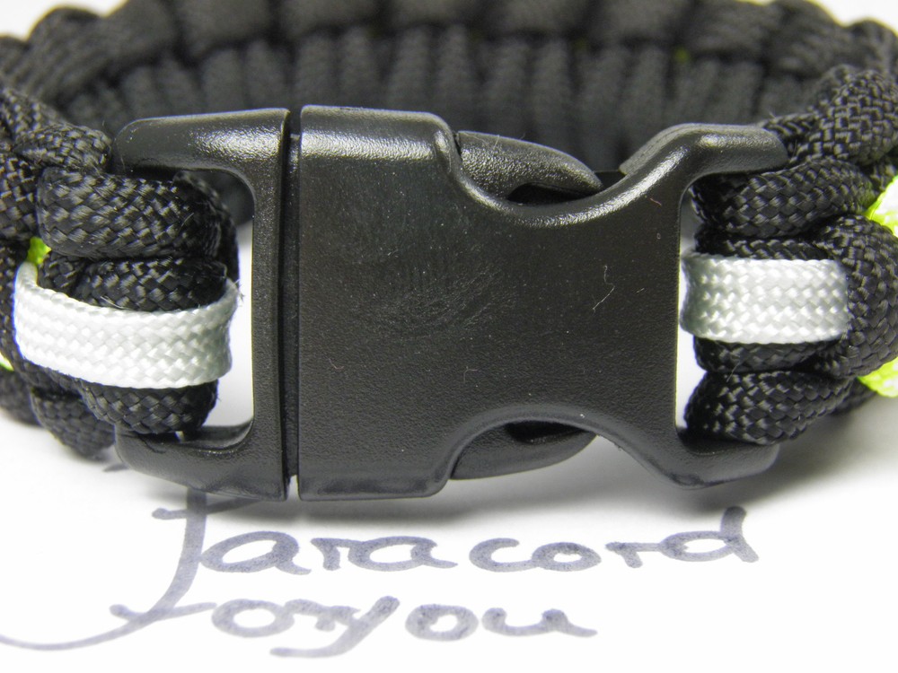 Paracord Survival Bracelet – Men Bracelet – Width: 2cm – Paracordforyou2