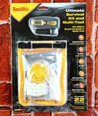 Smith’s 50541 Ultimate Survival Multi-Tool First Aid Fire Starter Knife Kit