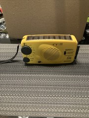 Emergency Self Powered Am/fm Radio Wind Up & Solar Powered/BATTERY/Electric