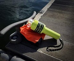 Electronic Distress Flare & Flag Waterproof IP67 Ocean Signal For Emergency Use