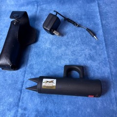 Cheetah Stun CH-41 Protective Safetymate 4.8 Mil Stun Gun Black with Holster