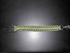 Paracord survival bracelet with whistle, fire starter, knife, USA PREMIUM!