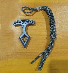 Multifunction EDC alloy Tool with rope car window breaker outdoor Survival Gear