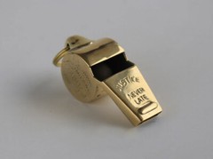 Ne’wRetro Brass Keychain Whistle Outdoor Survival EDC Whistle HighDecibelWhistle