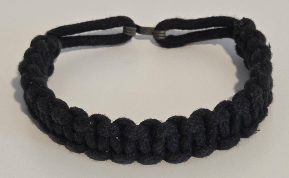 Small Black Paracord Bracelet – 7.5″ Long w/Single Metal Hook for Closure