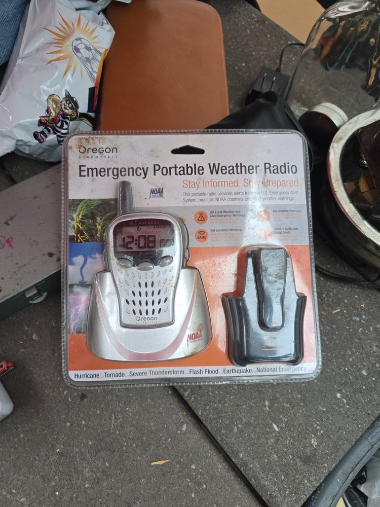 Oregon Scientific Emergency Portable Weather Radio WR601 New Sealed