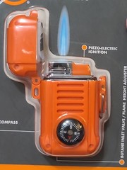 ULTIMATE SURVIVAL TECHNOLOGIES Wayfinder Lighter , NEW, NO FUEL INCLUDED