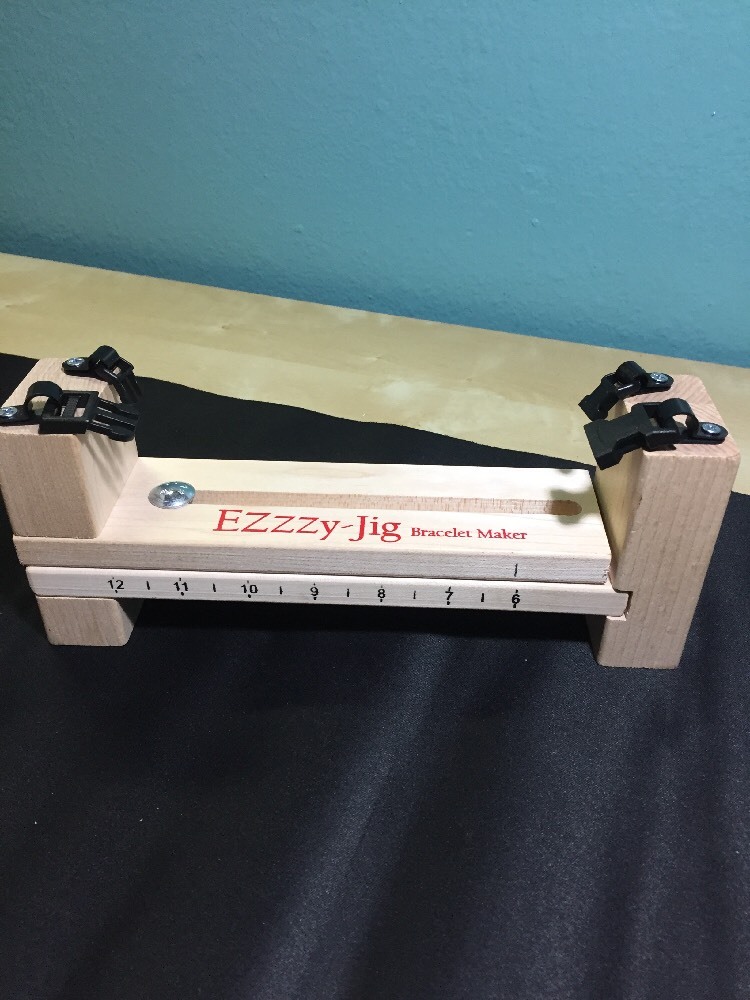 Pepperell 12″ Ezzzy-Jig Paracord Bracelet Making Jig – Hardly Used