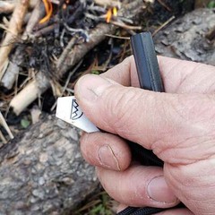 HexaLite «Mini» – Compact Ferro Rod Fire Starter – Hex Shape & Ceramic Striker