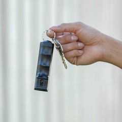 Police Magnum pepper spray 1/2oz black flip top keychain pocket knife defense