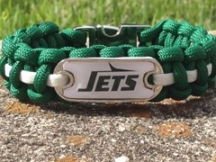 New York Jets Paracord Bracelet w/ NFL Dog Tag and Metal Buckle. JETS AWESOME!